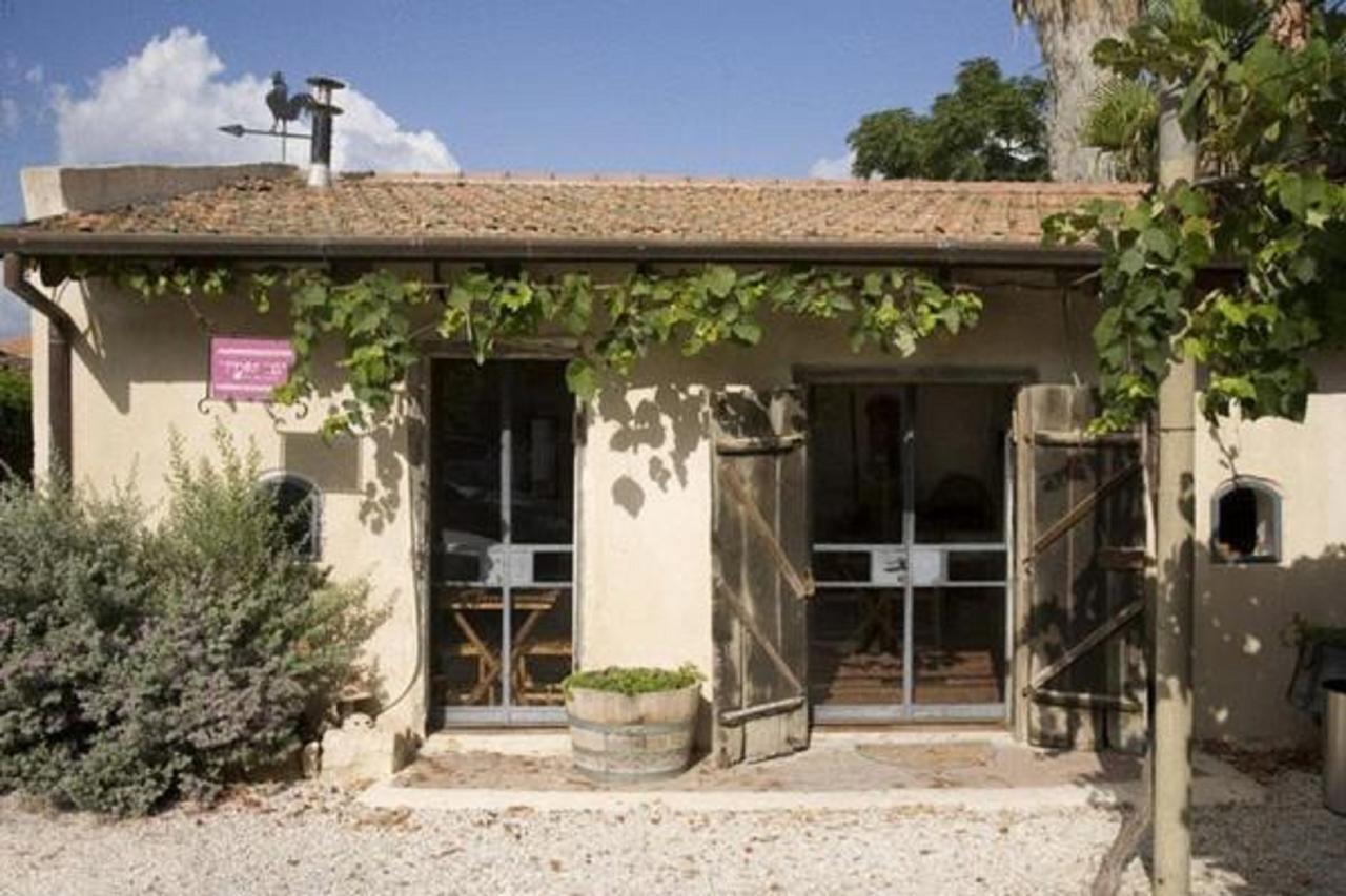 Smadar Inn Zikhron Ya'akov Exteriör bild